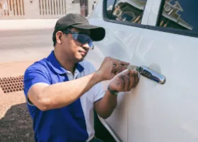Car Locksmith in Midway City, CA